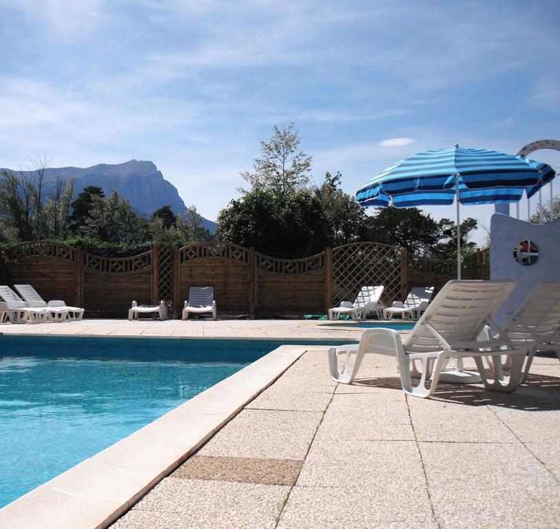 Camping Les Grillons Hotel Embrun Ngoại thất bức ảnh